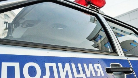 В Валуйском городском округе полицейские задержали подозреваемую в краже телефона